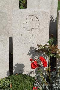 Bethune Town Cemetery - Law, W